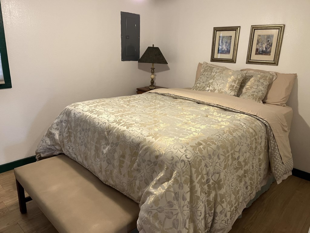 Hidden Escape Lake Cabin - 19