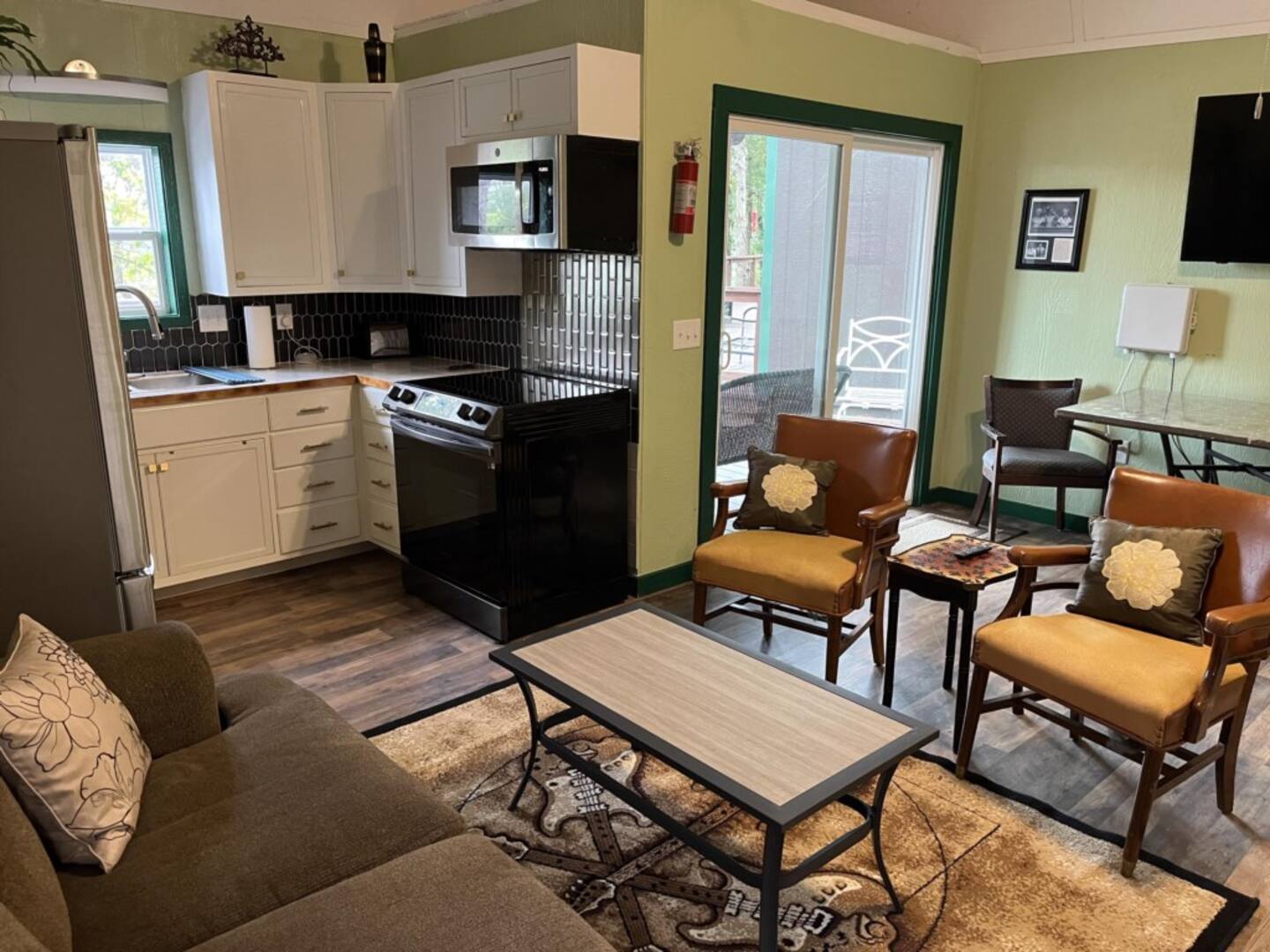 Rock N Roll Lake Cabin - 13