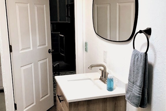 Full size bathroom,