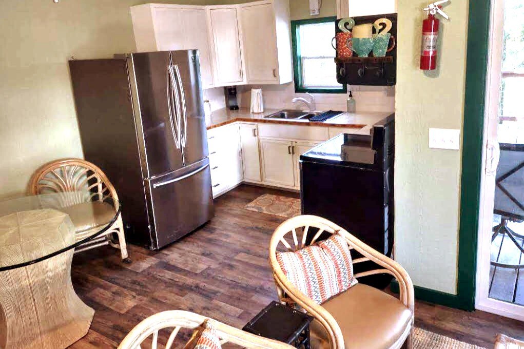 Full kitchen image 1