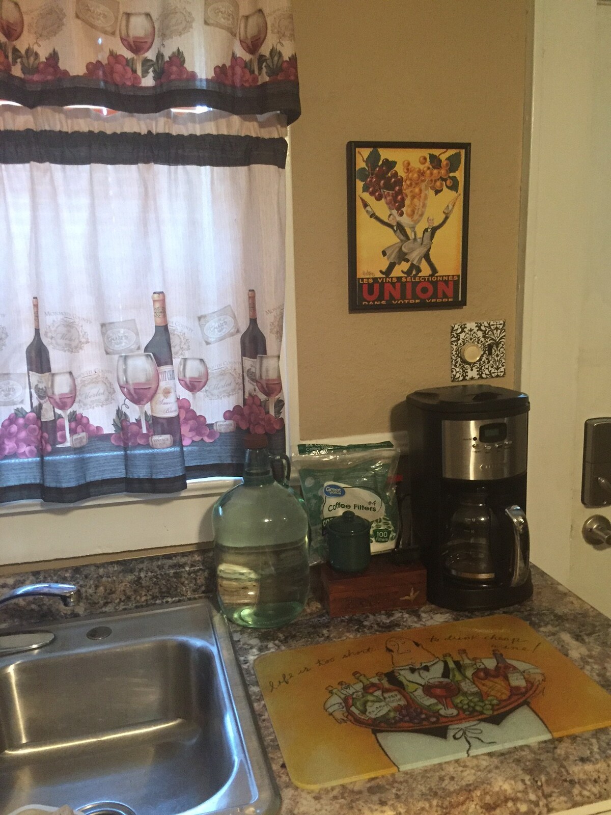 Ode to the AR wine region. The coffee/tea station comes with a jug of Hot Springs water.